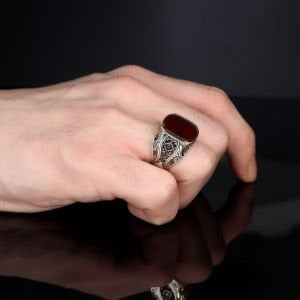 Kalem İşlemeli Akik Taşlı 925 Ayar Erkek Gümüş Yüzük