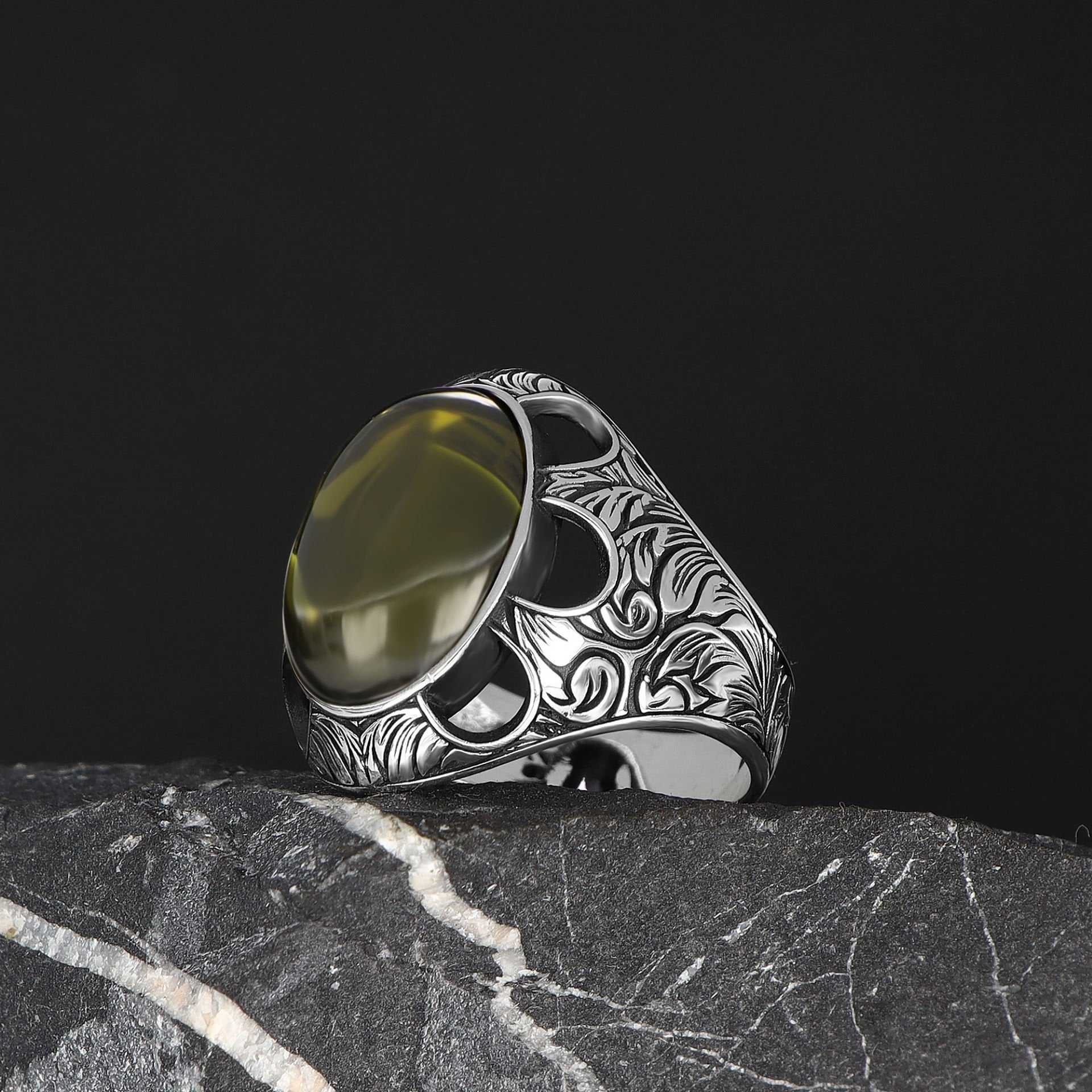 Desenli Model Peridot Taşlı 925 Ayar Erkek Gümüş Yüzük
