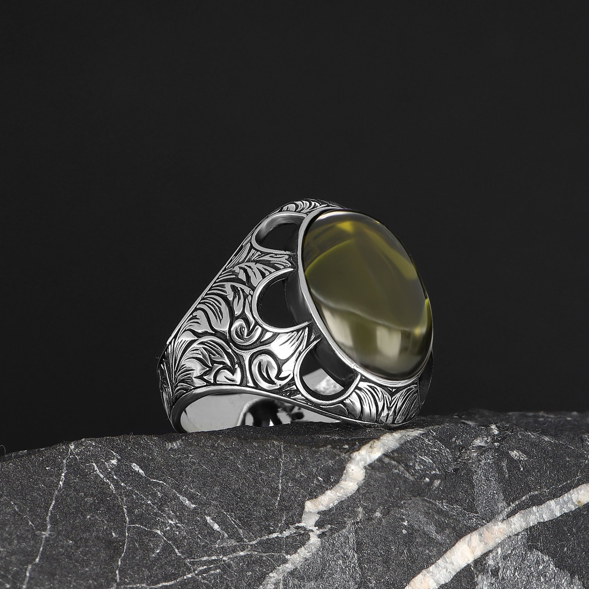 Desenli Model Peridot Taşlı 925 Ayar Erkek Gümüş Yüzük
