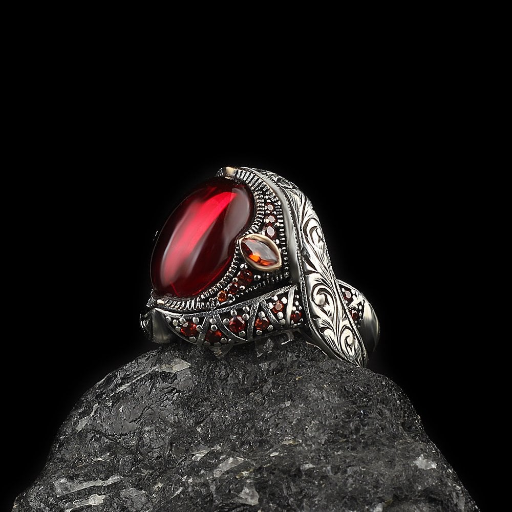 Kalem İşlemeli Zirkon Taşlı Erkek Gümüş Yüzük