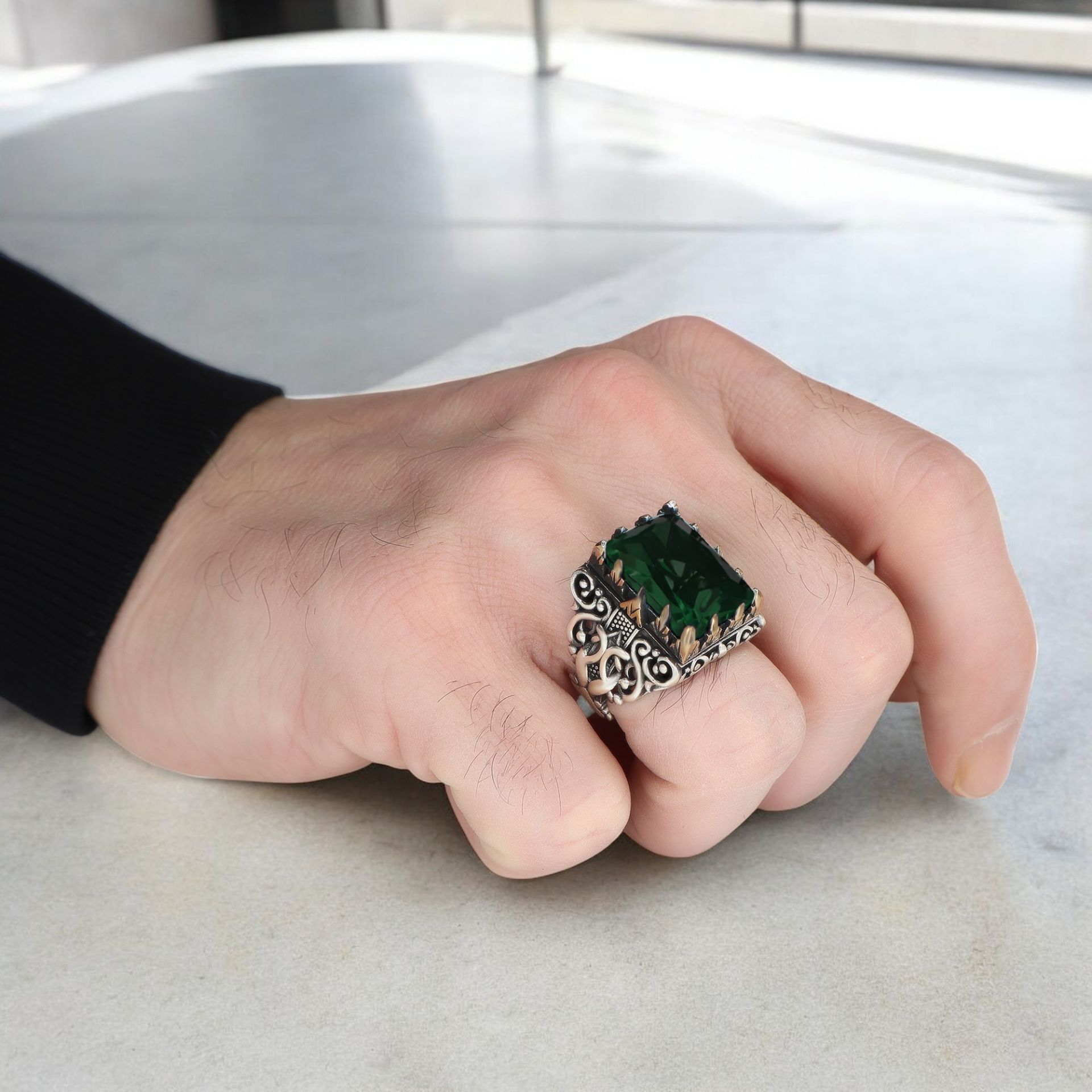 Yeşil Zirkon Taşlı Desenli Model Erkek Gümüş Yüzük