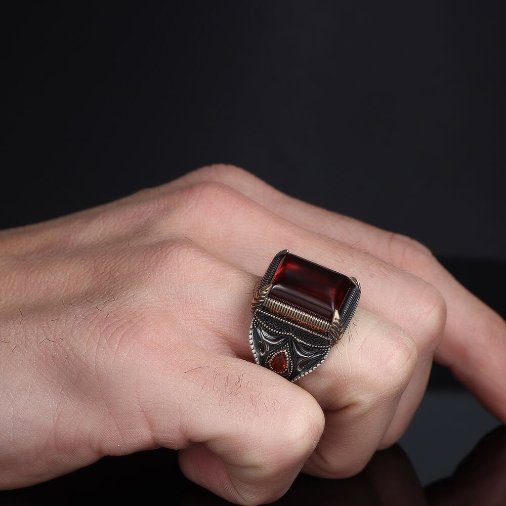 Kırmızı Zirkon Taşlı Kare Form Erkek Gümüş Yüzük