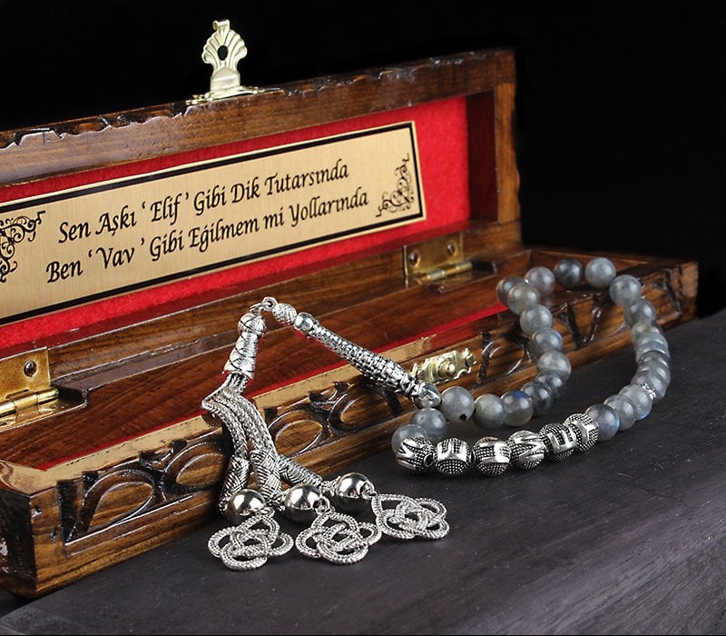 Gümüş İsim Yazılı Metal Püsküllü Labradorit Taşlı Tesbih ve Ahşap Kutu