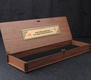 Kutu Hediyeli Gümüş Püsküllü Harfli Sıkma Kehribar Tesbih