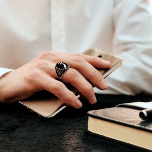 Oniks Taşlı Kılıç Model 925 Ayar Gümüş Erkek Yüzük
