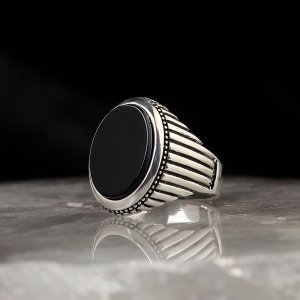 Oval Kesim Oniks Taşlı 925 Ayar Gümüş Erkek Yüzük