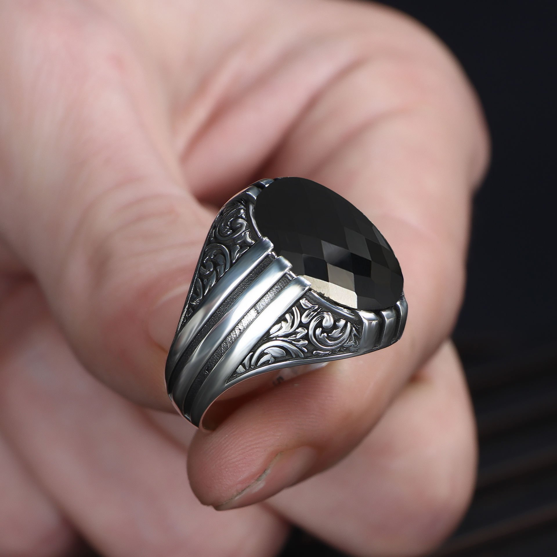 Desenli Model Zirkon Taşlı 925 Ayar Erkek Gümüş Yüzük