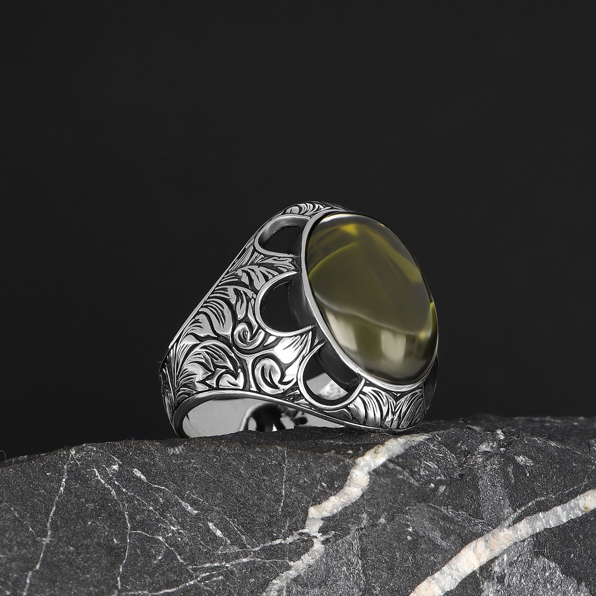 Desenli Model Peridot Taşlı 925 Ayar Erkek Gümüş Yüzük