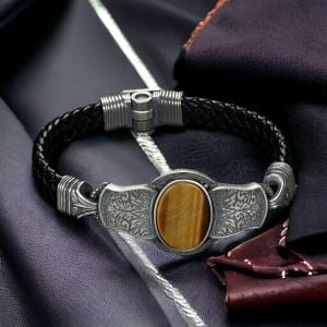 Kalem İşlemeli Kaplangözü Taşlı Model 925 Ayar Erkek Gümüş Deri Bileklik