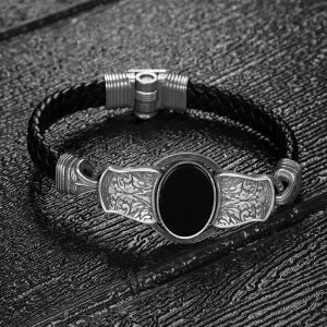 Kalem İşlemeli Oniks Taşlı Model 925 Ayar Erkek Gümüş Deri Bileklik