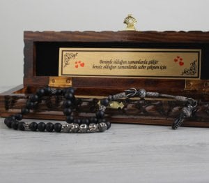 1000 Ayar Kazaz Püsküllü İsim yazılı Mat Oniks Taşlı Tesbih